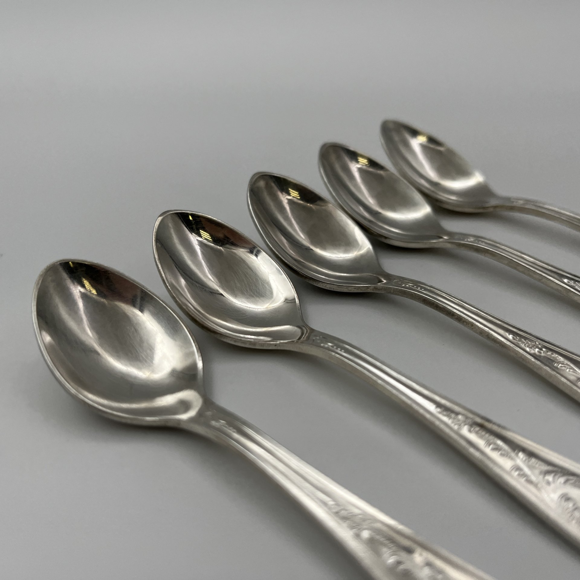 Набор кофейных ложек "Пламя" на 5 персон, мНЦ (медь-никель-цинк), Кольчугинский завод цветных металлов, СССР, 1970-1990 гг.