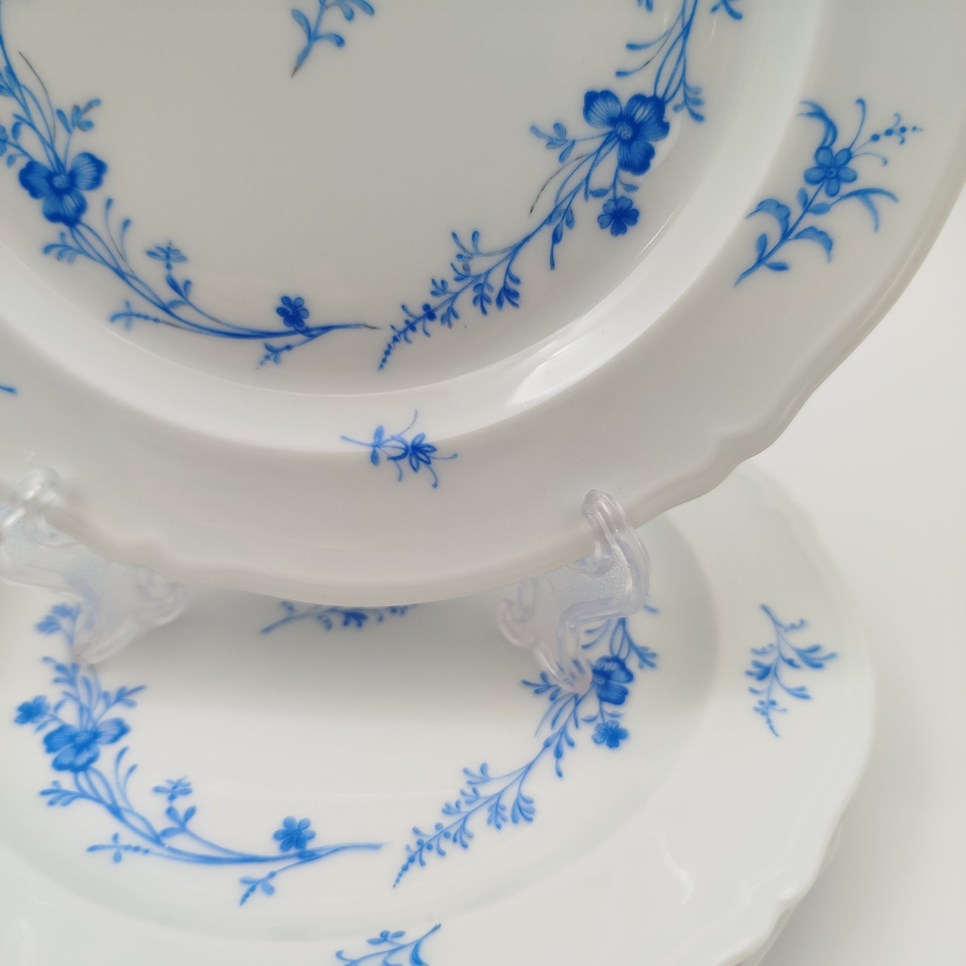 Набор из 3-х тарелок с нежным цветочным декором, узор "Chantilly Brindille", Georges Boyer, фарфор, деколь, Limoges, Франция, 1960-1980 гг.