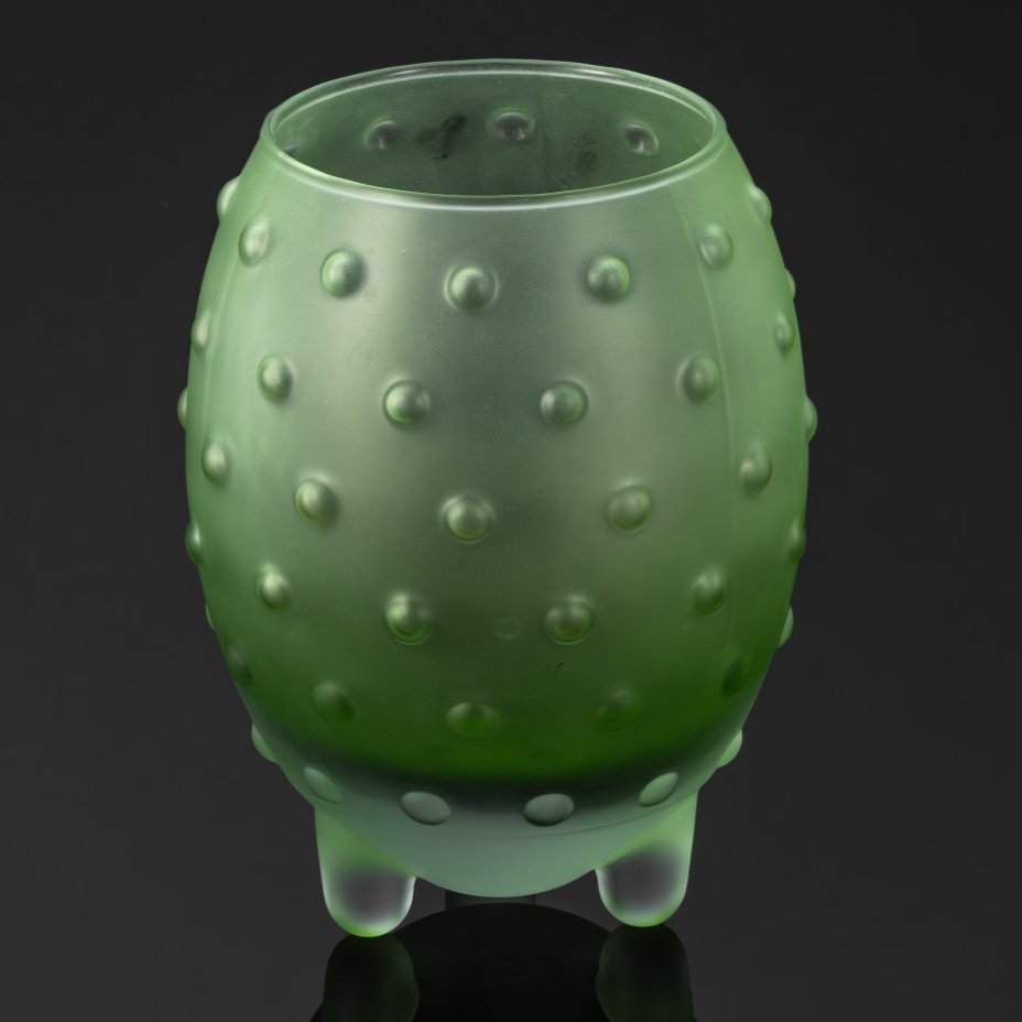 Ваза "Major" зеленого оттенка с матовой поверхностью, дизайнер Tina Nordström, Iittala