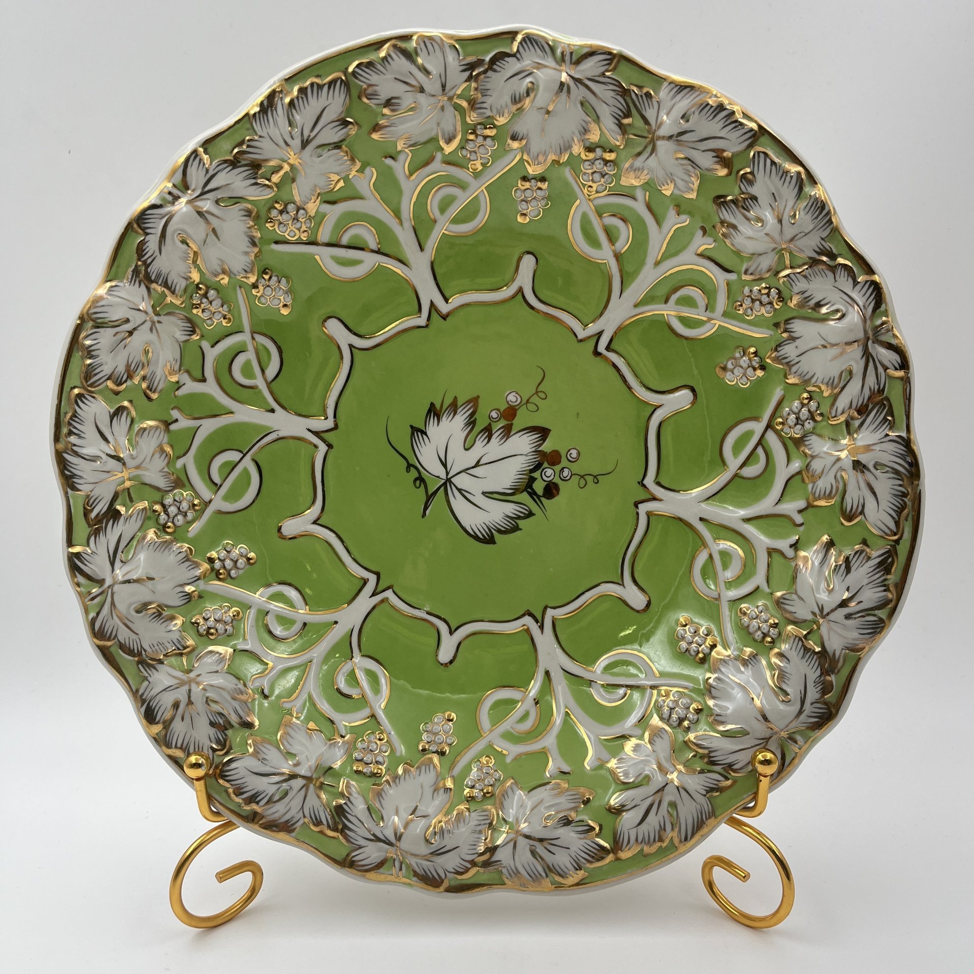 Блюдо сервировочное "Виноград" (зелёное), фарфор, крытье, золочение, Дулевский фарфоровый завод (Дулёво), СССР, 1961 г.