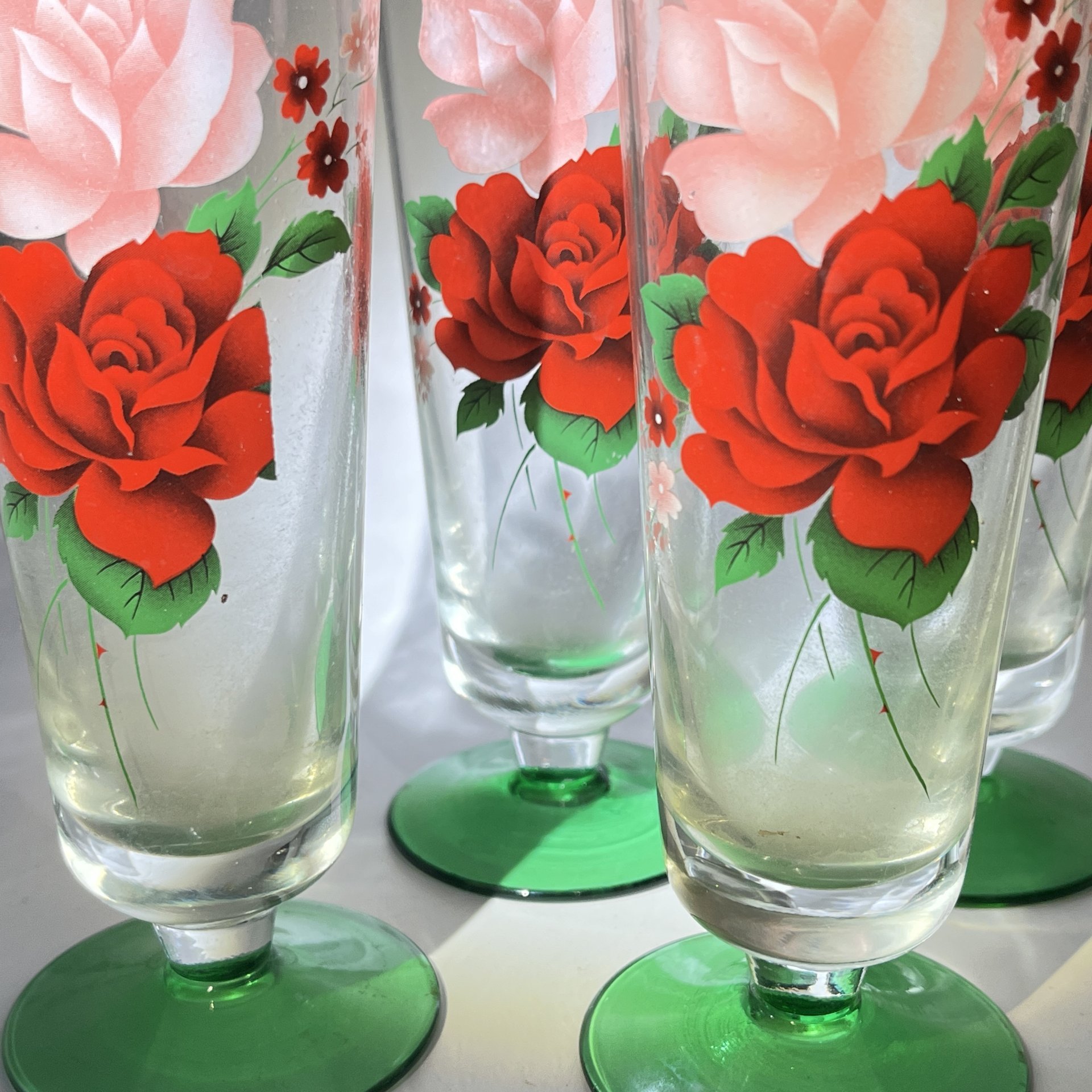 Набор из 5 бокалов с декором в виде роз, цветное стекло, стекло, деколь, СССР, 1970-1990 гг.