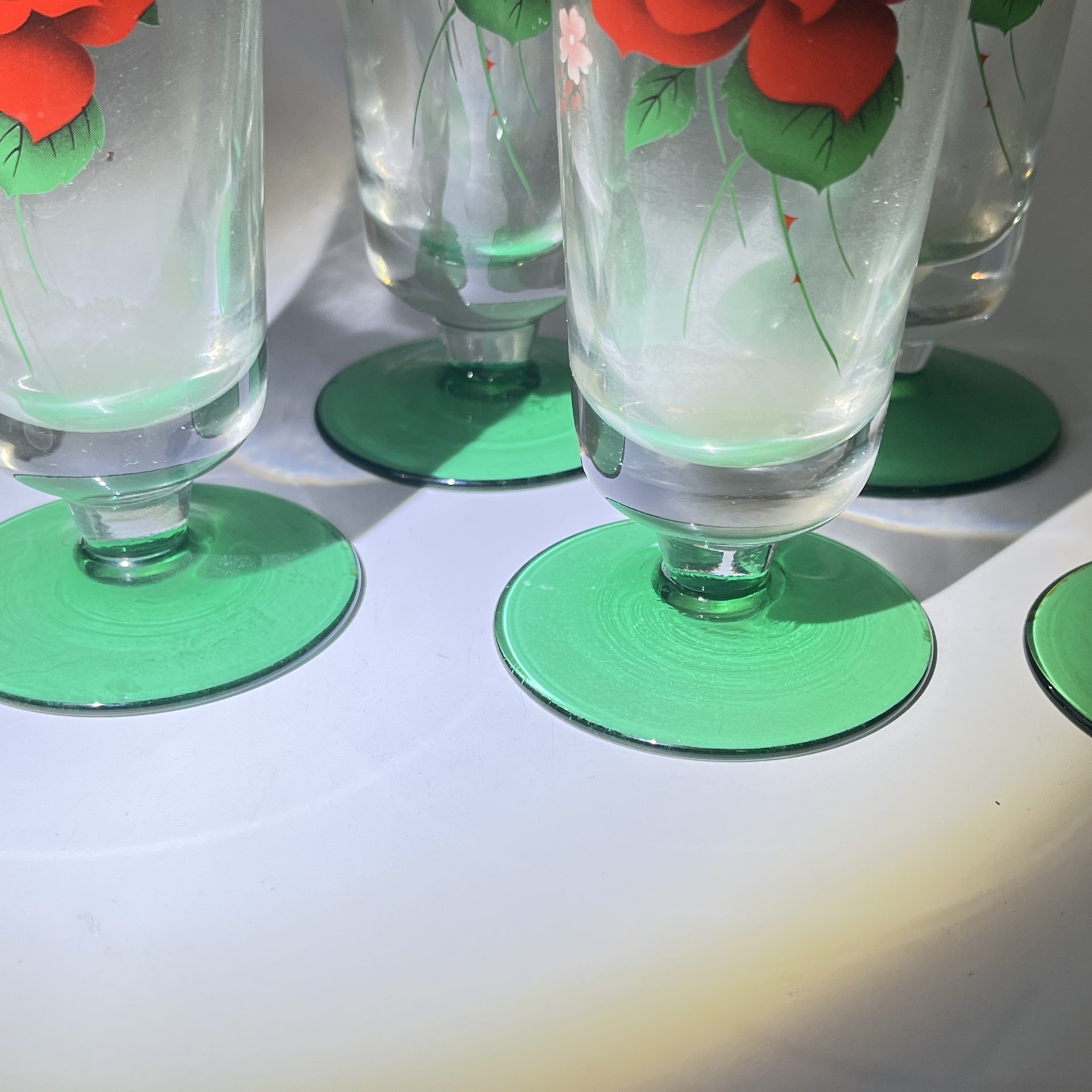 Набор из 5 бокалов с декором в виде роз, цветное стекло, стекло, деколь, СССР, 1970-1990 гг.