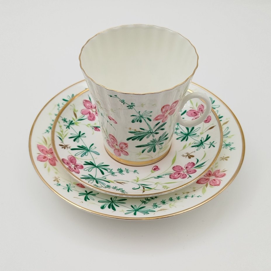 Трио кофейное "Комарики" (форма "Одуванчик"), фарфор, деколь, роспись, Ленинградский фарфоровый завод (ЛФЗ), СССР, 1970-1991 гг.