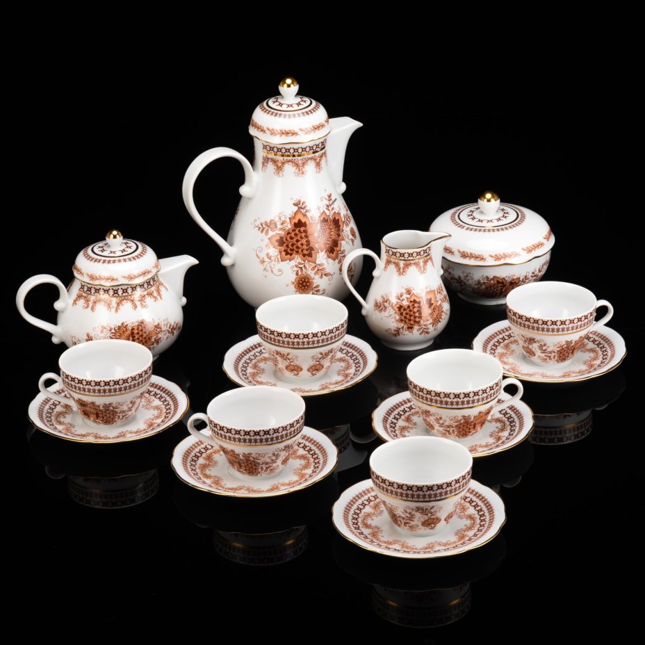 Сервиз чайно-кофейный на 6 персон, украшенный цветочным декором (16 предметов), фарфор, деколь, золочение, Kahla, Германия, 1968-1991 гг.