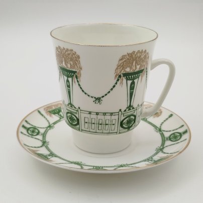 Пара кофейная "Летний сад", форма "Майская", автор формы Э.М. Криммер, фарфор, деколь, золочение, Ленинградский фарфоровый завод (ЛФЗ), СССР, 1970-1992 гг.