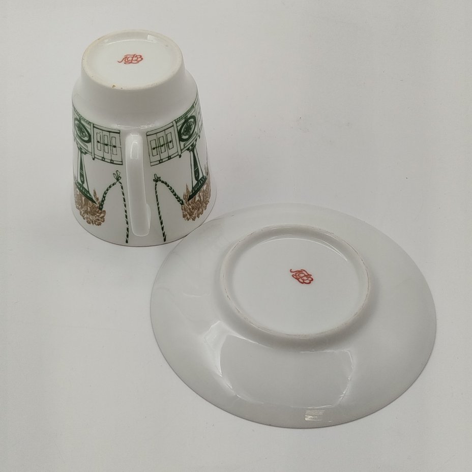 Пара кофейная "Летний сад", форма "Майская", автор формы Э.М. Криммер, фарфор, деколь, золочение, Ленинградский фарфоровый завод (ЛФЗ), СССР, 1970-1992 гг.