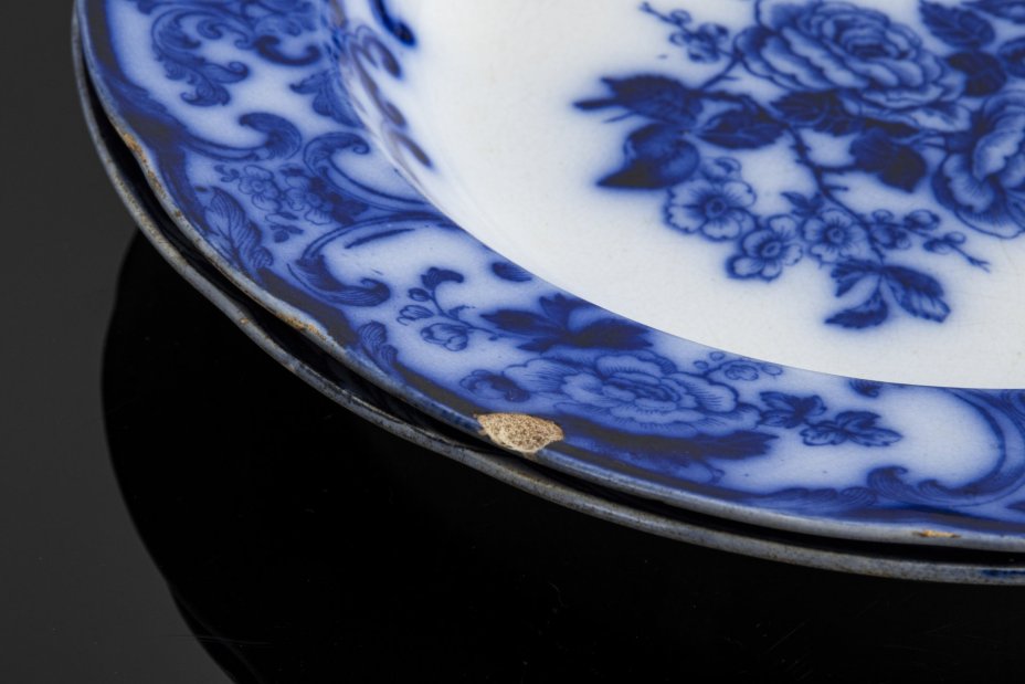 Пара суповых тарелок с ажурно-цветочным декором из серии "Camelia", Wedgwood