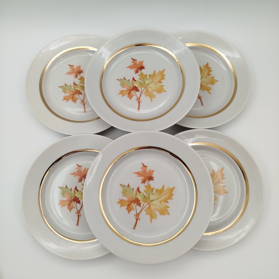 Набор из 6-ти десертных тарелок "Кленовый лист", фарфор, деколь, золочение, Дулевский фарфоровый завод (Дулёво), СССР, 1968-1991 гг.