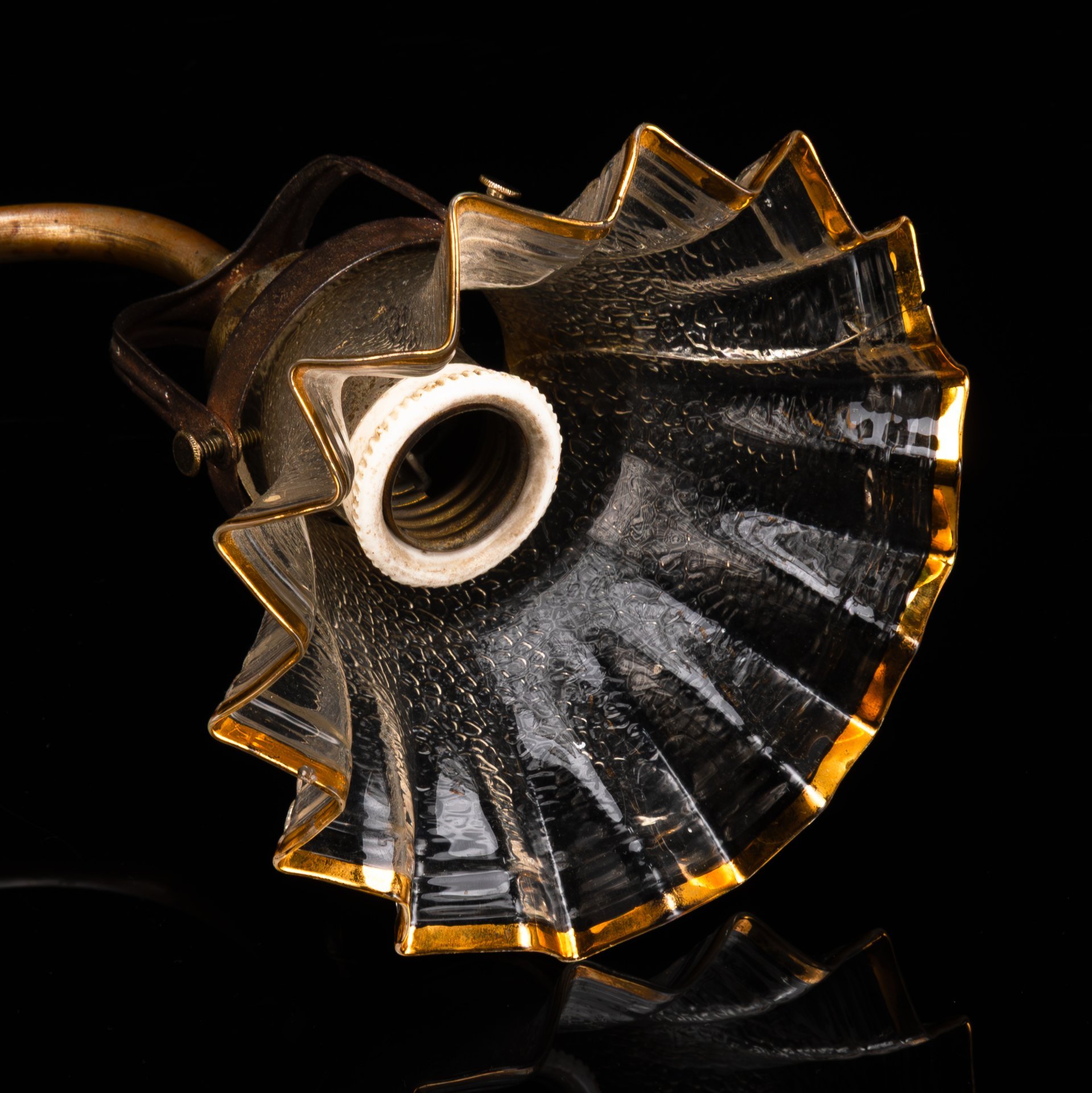 Лампа настольная переносная