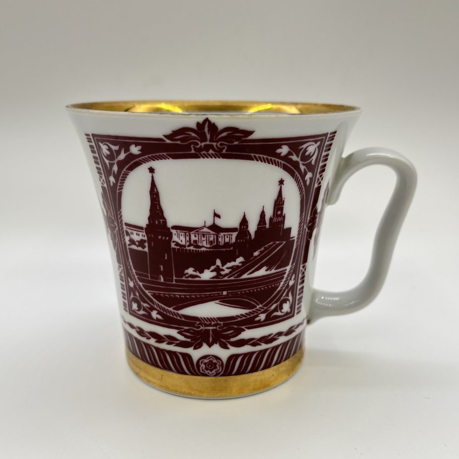 Чашка "60 лет СССР", фарфор, деколь, золочение, Ленинградский фарфоровый завод (ЛФЗ), СССР, 1982 г.