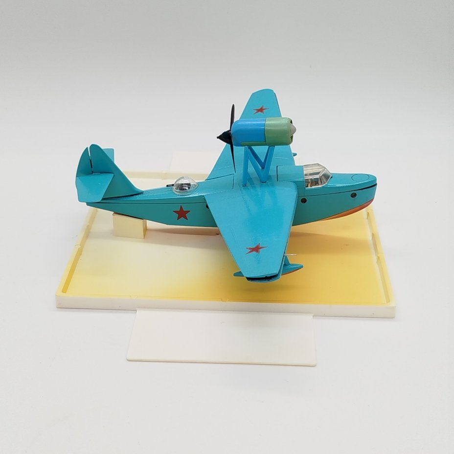 Модель самолета "МБР-2" в масштабе 1:72 в коробке