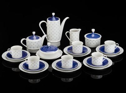 Сервиз чайный с нежным цветочным орнаментом светло-черничного оттенка, на 6 персон (23 предмета)