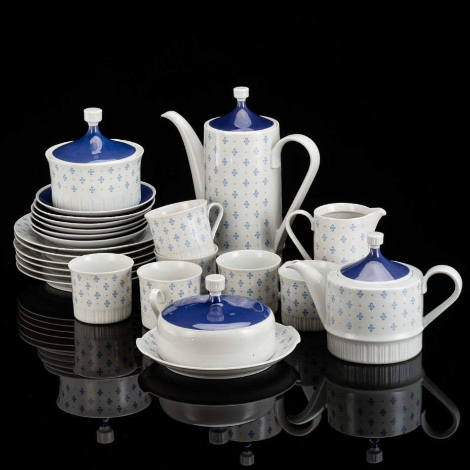 Сервиз чайный с нежным цветочным орнаментом светло-черничного оттенка, на 6 персон (23 предмета)