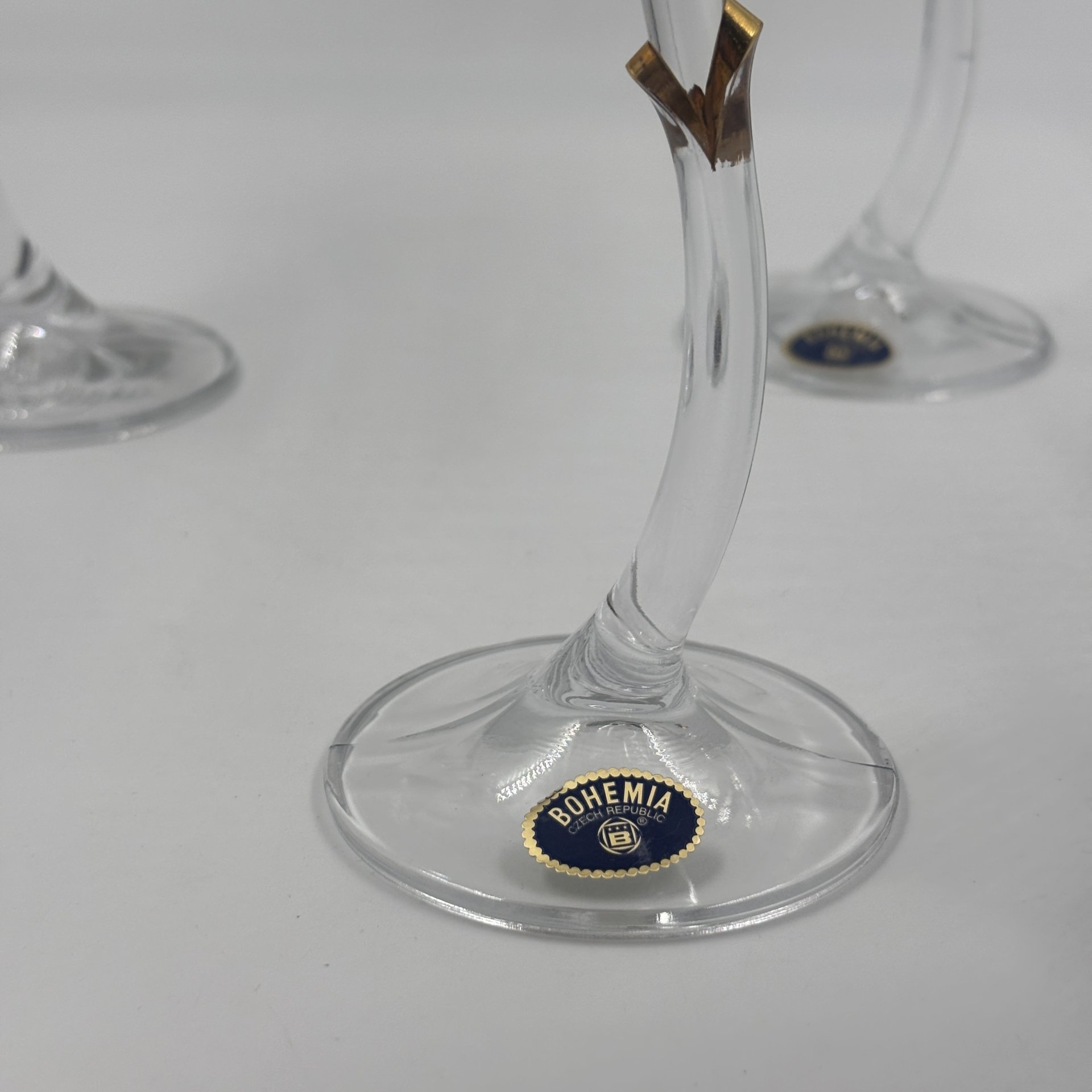 Набор из четырех бокалов "Zlata" с изогнутыми ножками (для мартини), Bohemia Crystal (Bohemia Glass)