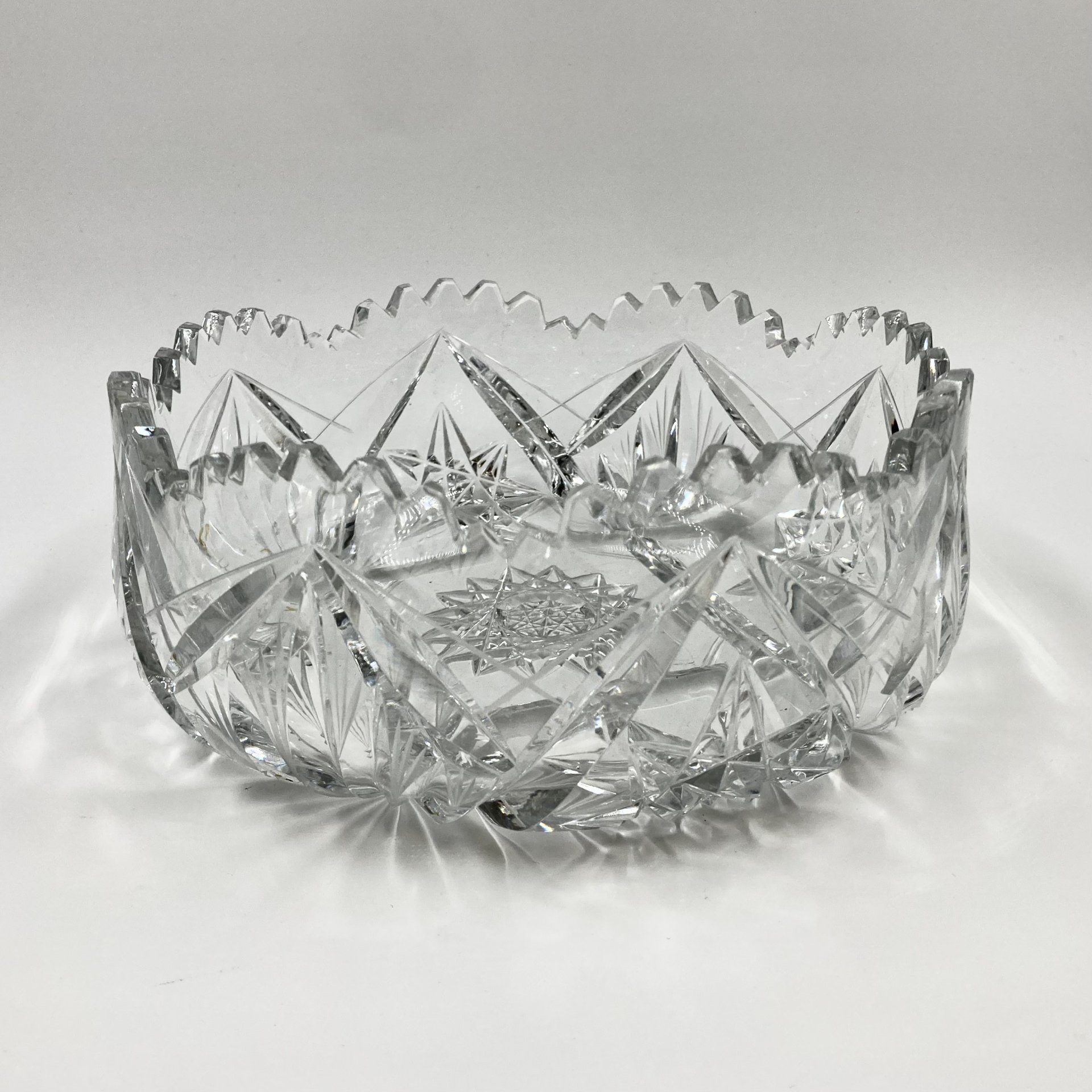 Большой салатник с резным декором, хрусталь, алмазная грань, СССР, 1970-1990 гг.