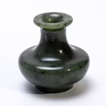 Ваза декоративная (подсвечник) из жадеита, камень, резьба, шлифовка, Россия, 1991-2000 гг.