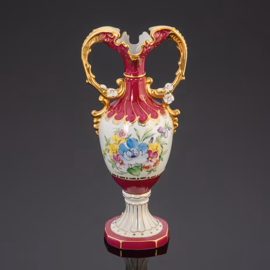Ваза декоративная с фигурными ручками, Royal Dux