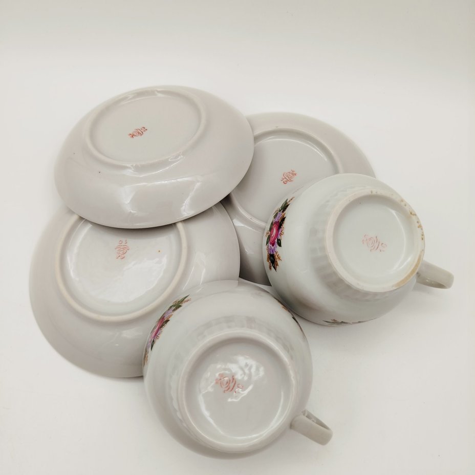 Набор из шести чайных пар с цветочным декором, фарфор, деколь, золочение, Завод «Красный фарфорист» (Чудово, Грузинская фарфорово-фаянсовая фабрика), СССР, 1971-1991 гг.