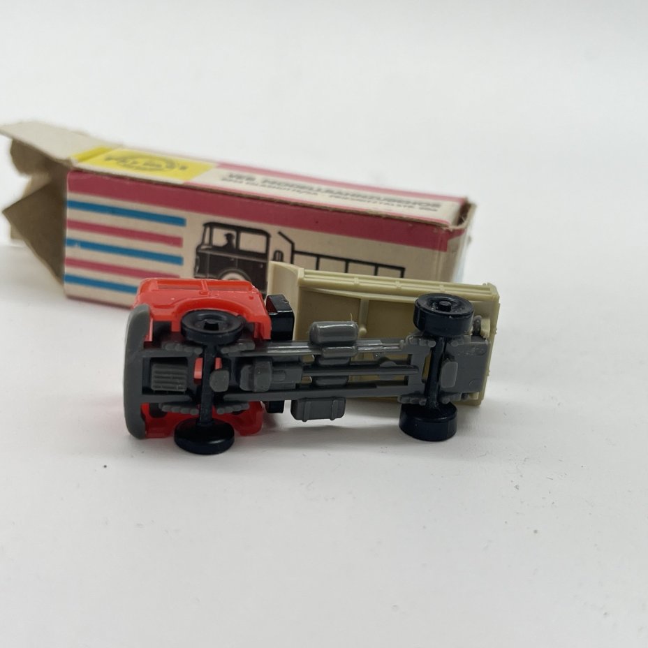 Модель автомобиля "Грузовик-Шкода" 1:180 в оригинальной упаковке, Permot