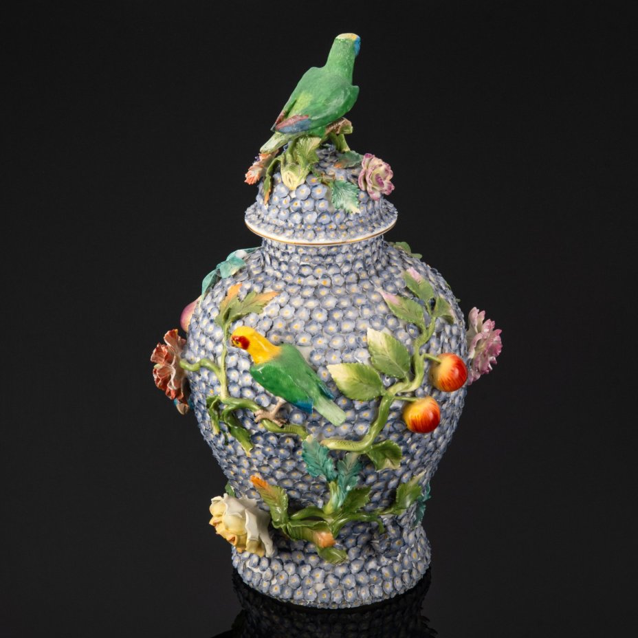 Ваза "Бульденеж" с декором в виде фруктов и фигур попугаев