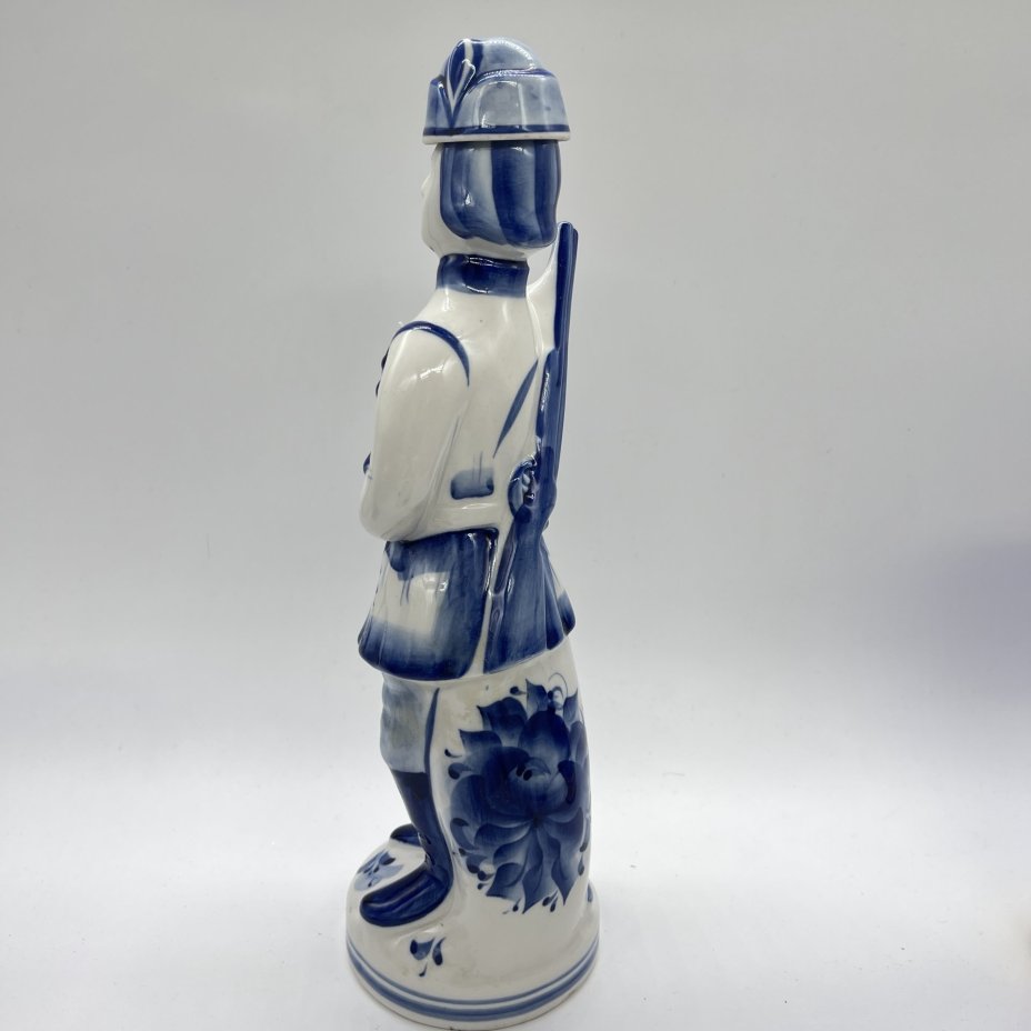 Штоф "Охотник с собакой", авт. Козловская