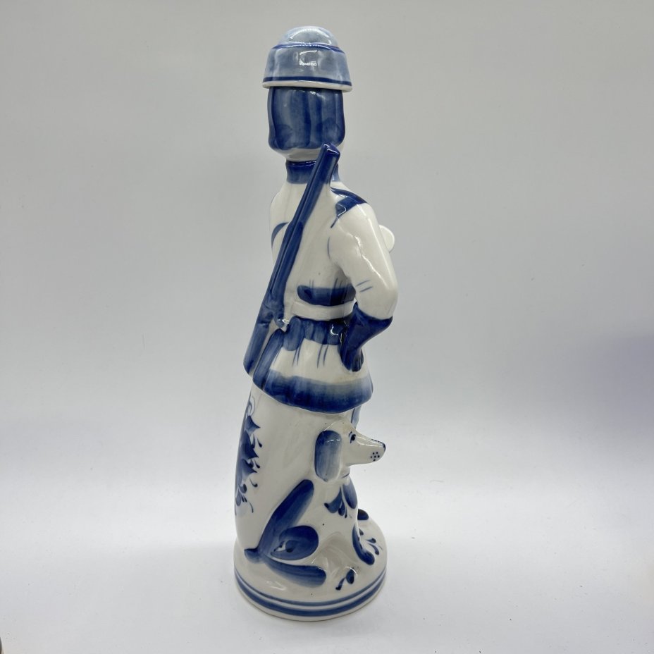 Штоф "Охотник с собакой", авт. Козловская