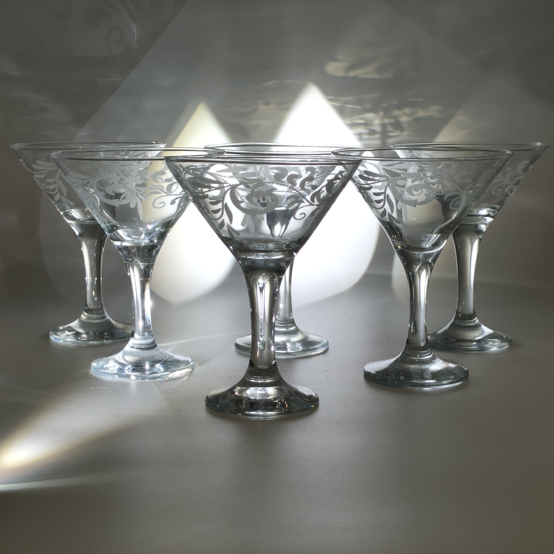 Набор бокалов (фужеров) для подачи коктейлей и мартини на 6 персон, с растительным декором, в оригинальной коробке, стекло, матирование, Гусевской хрустальный завод (Гусь-Хрустальный), Российская Федерация, 1991-2015 гг.