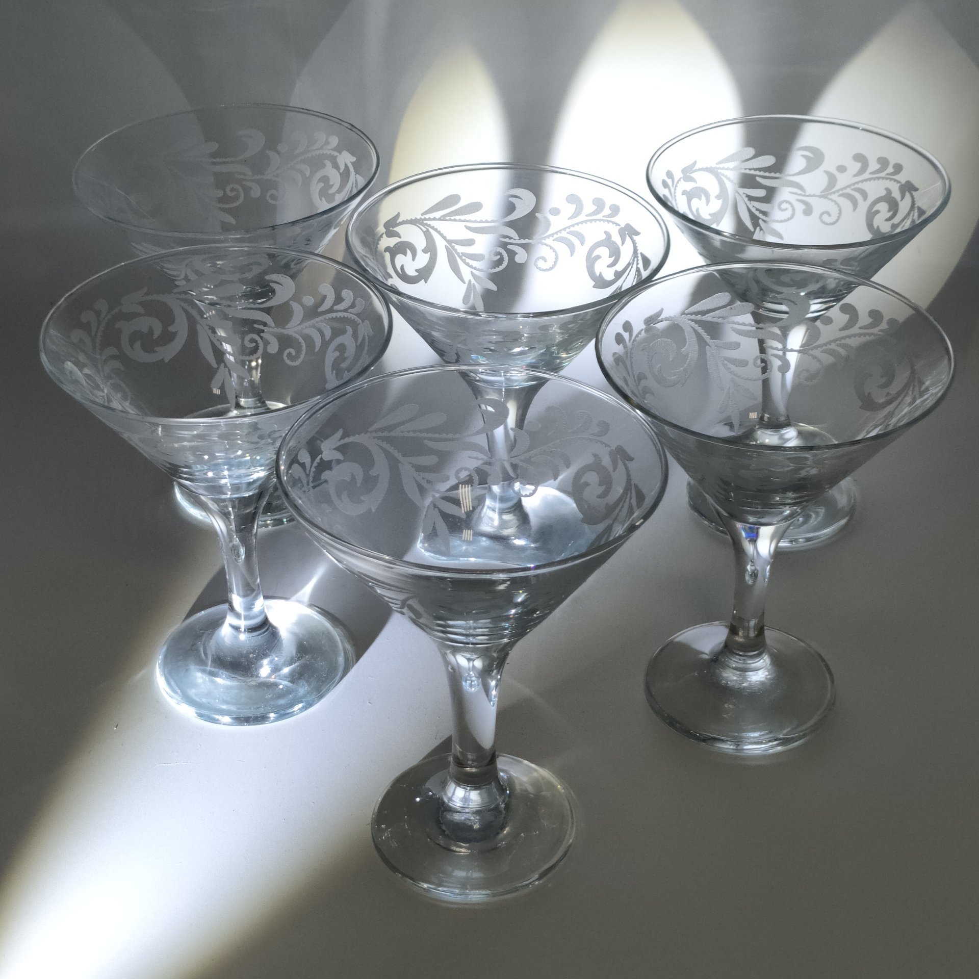 Набор бокалов (фужеров) для подачи коктейлей и мартини на 6 персон, с растительным декором, в оригинальной коробке, стекло, матирование, Гусевской хрустальный завод (Гусь-Хрустальный), Российская Федерация, 1991-2015 гг.