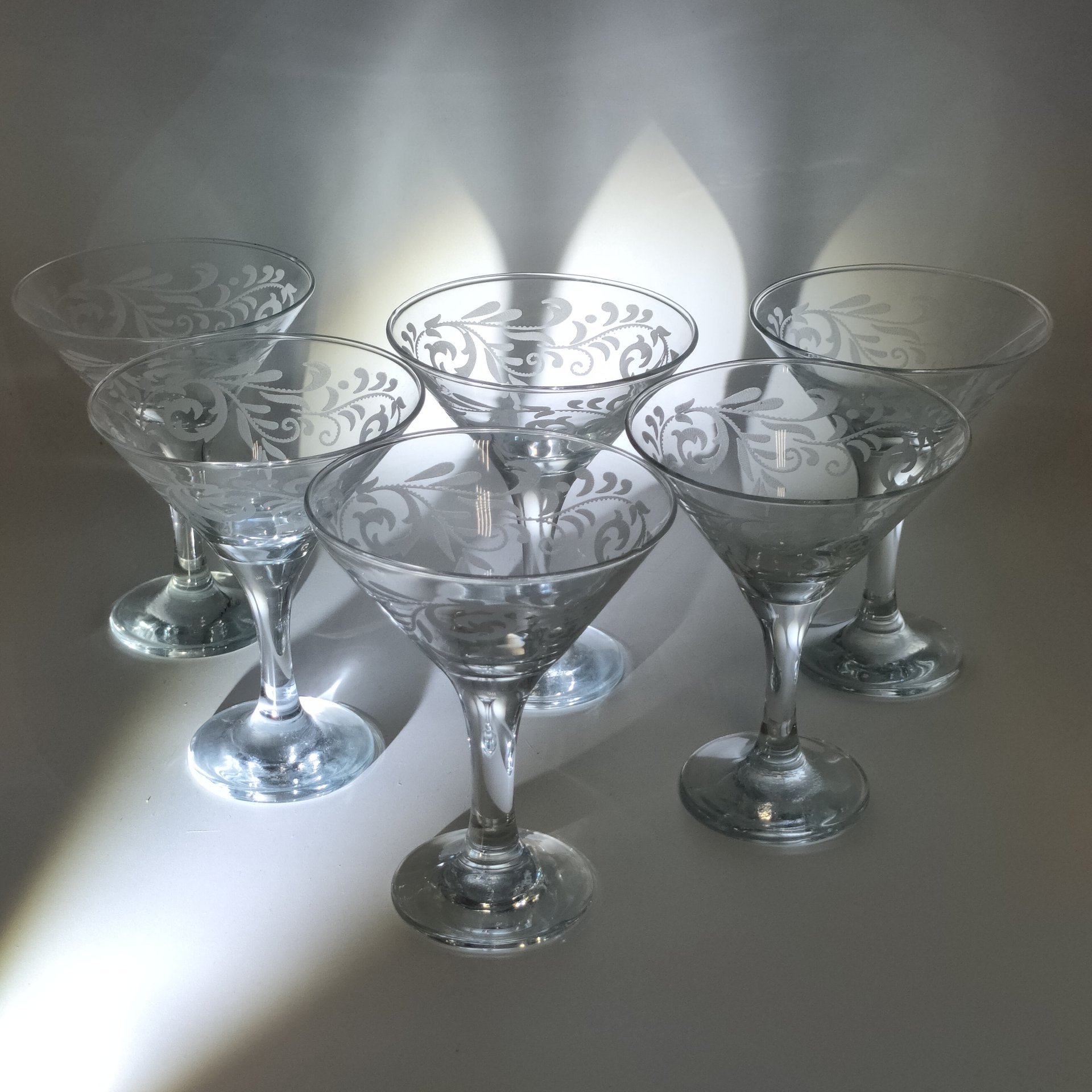 Набор бокалов (фужеров) для подачи коктейлей и мартини на 6 персон, с растительным декором, в оригинальной коробке, стекло, матирование, Гусевской хрустальный завод (Гусь-Хрустальный), Российская Федерация, 1991-2015 гг.