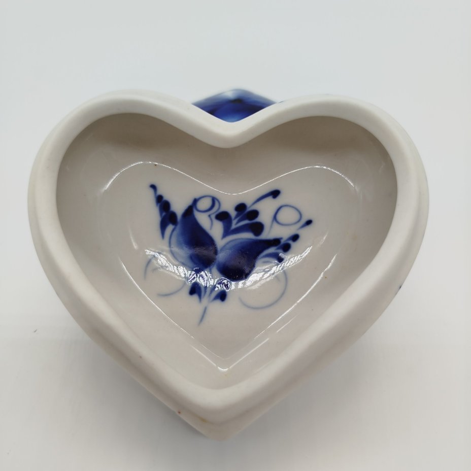 Шкатулка "Сердце", Гжель, фарфор, роспись, СССР, 1990-2010 гг.