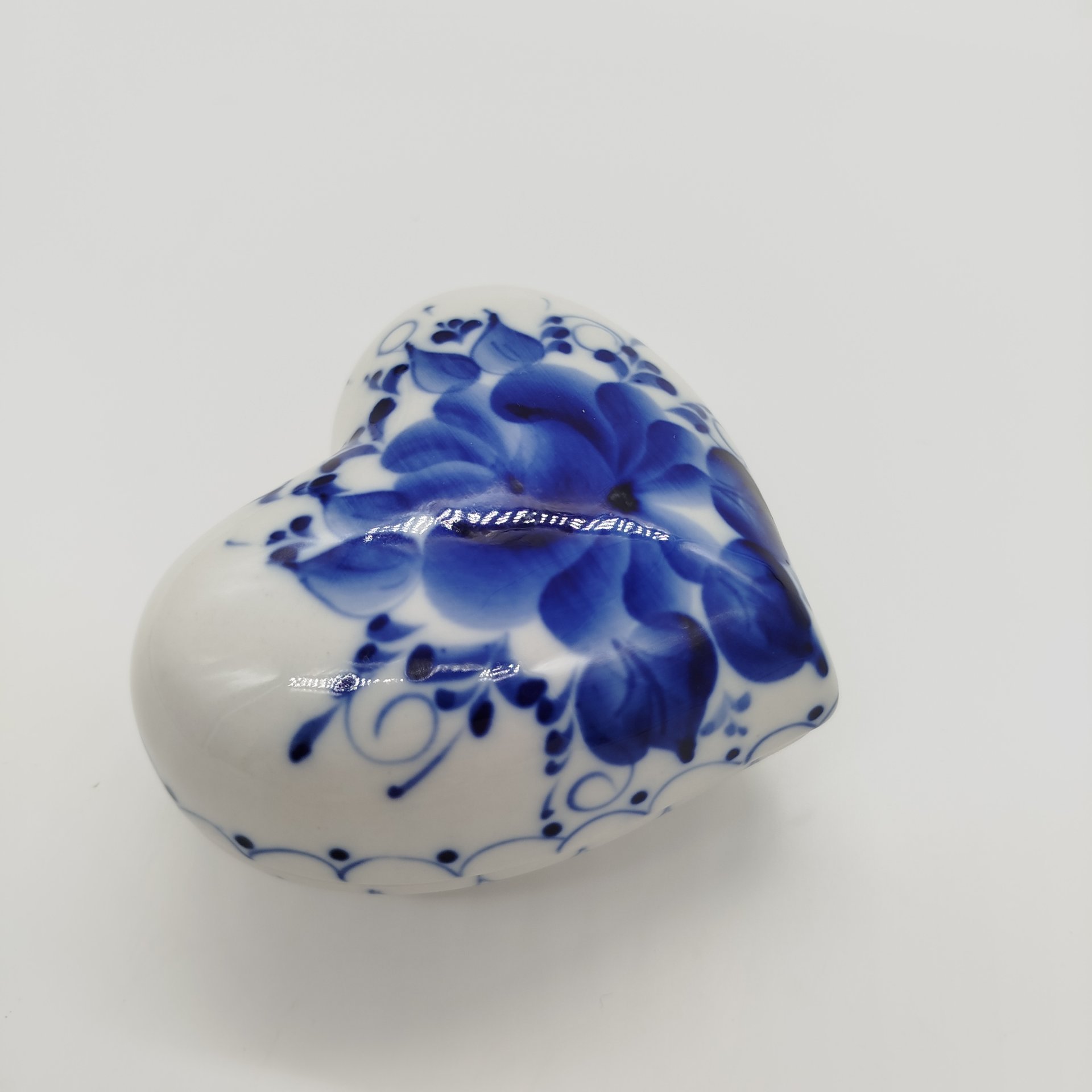 Шкатулка "Сердце", Гжель, фарфор, роспись, СССР, 1990-2010 гг.