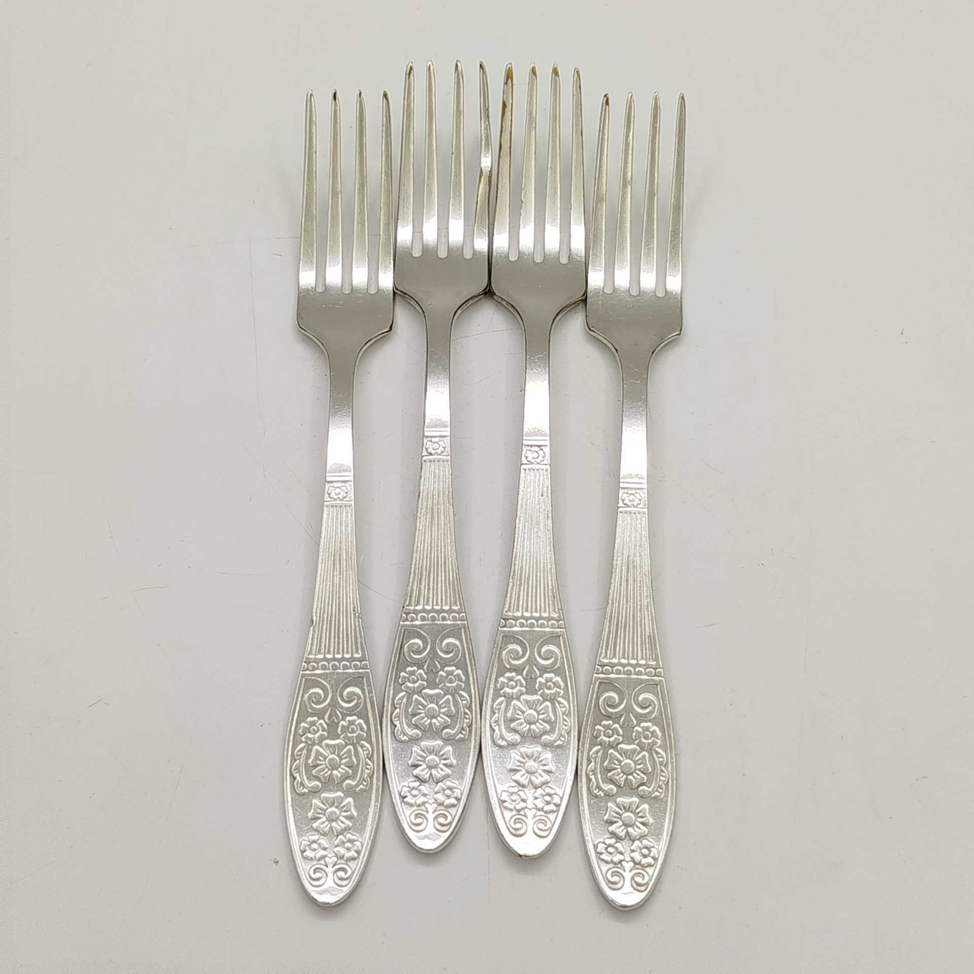 Набор из 4-х вилок с цветочным декором