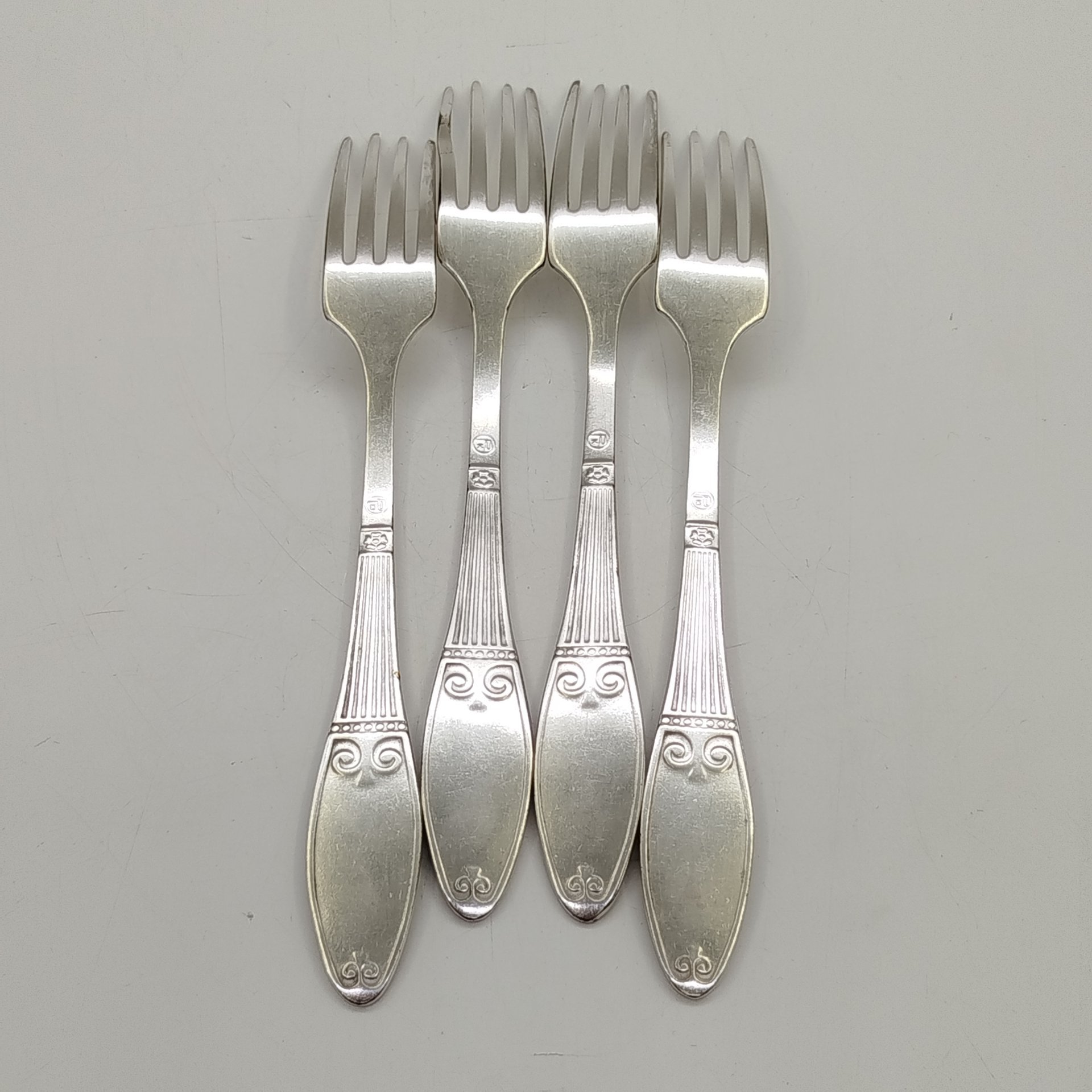 Набор из 4-х вилок с цветочным декором