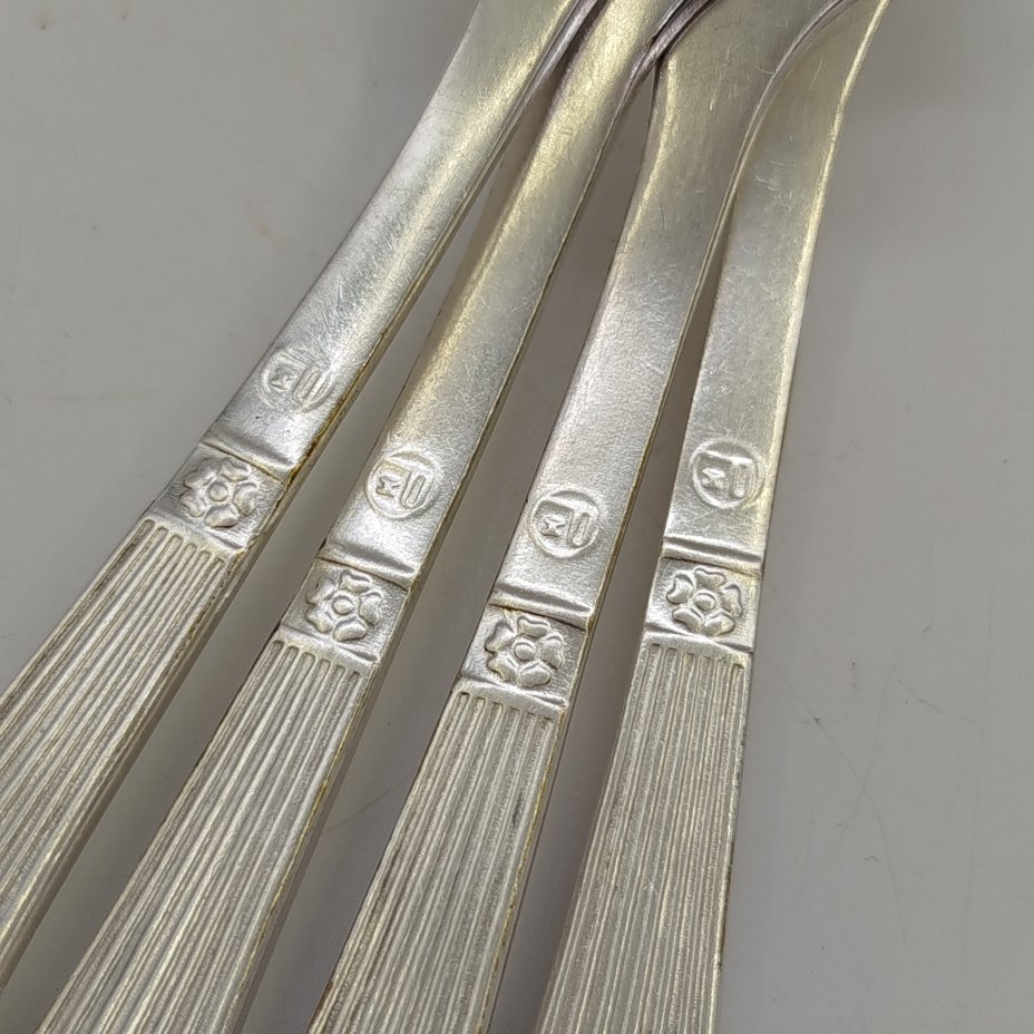 Набор из 4-х вилок с цветочным декором