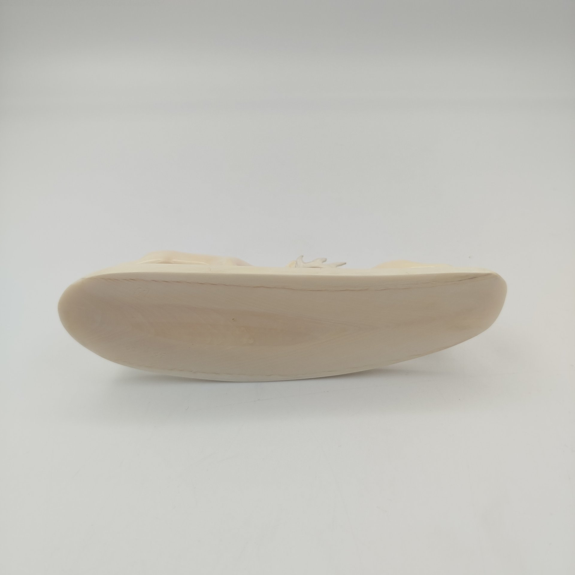 Статуэтка двух дерущихся оленей, кость, рог оленя, СССР, 1969 г.