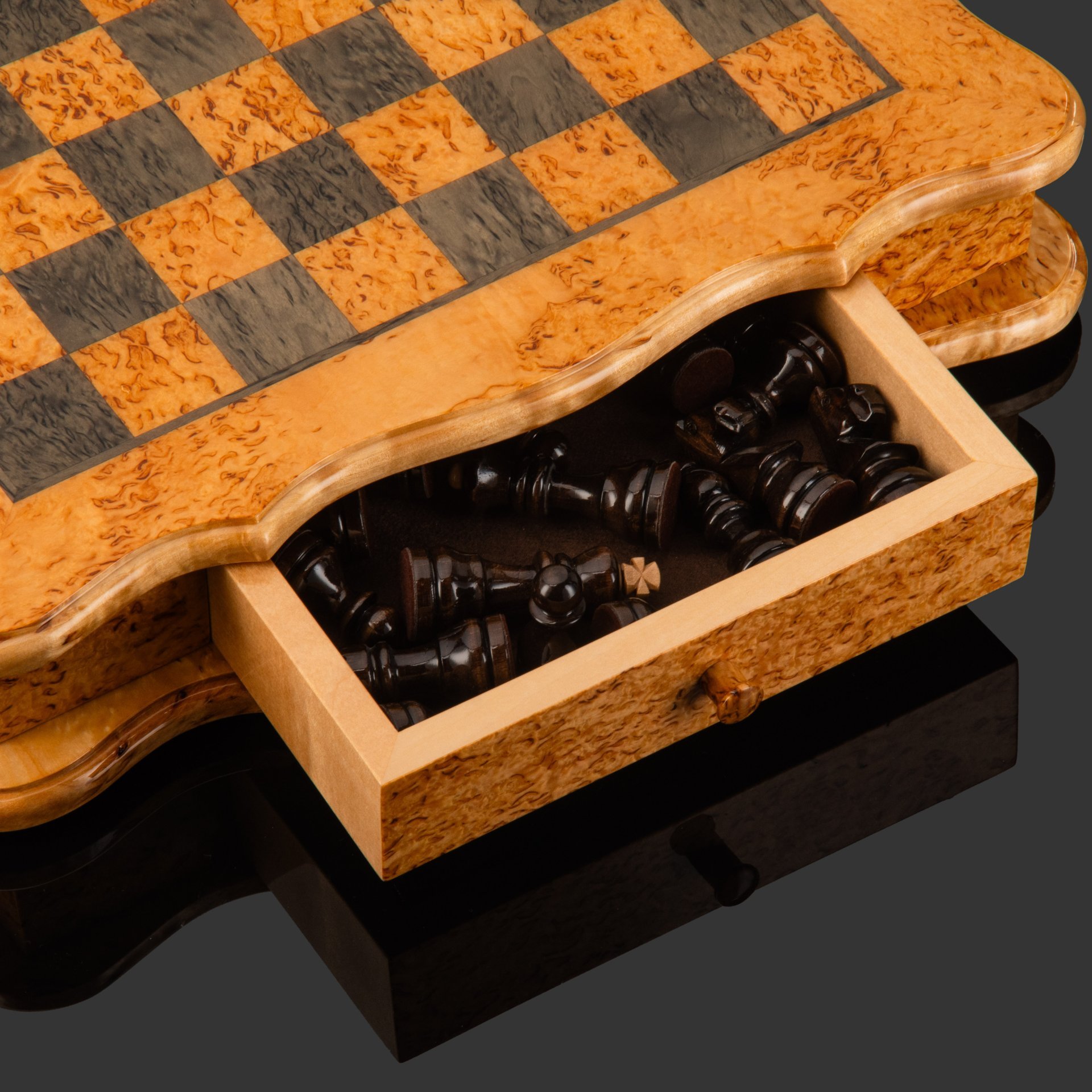 Шахматы, дерево, карельская береза, шлифовка, паркетри, морение, Российская Федерация, 2025 г.