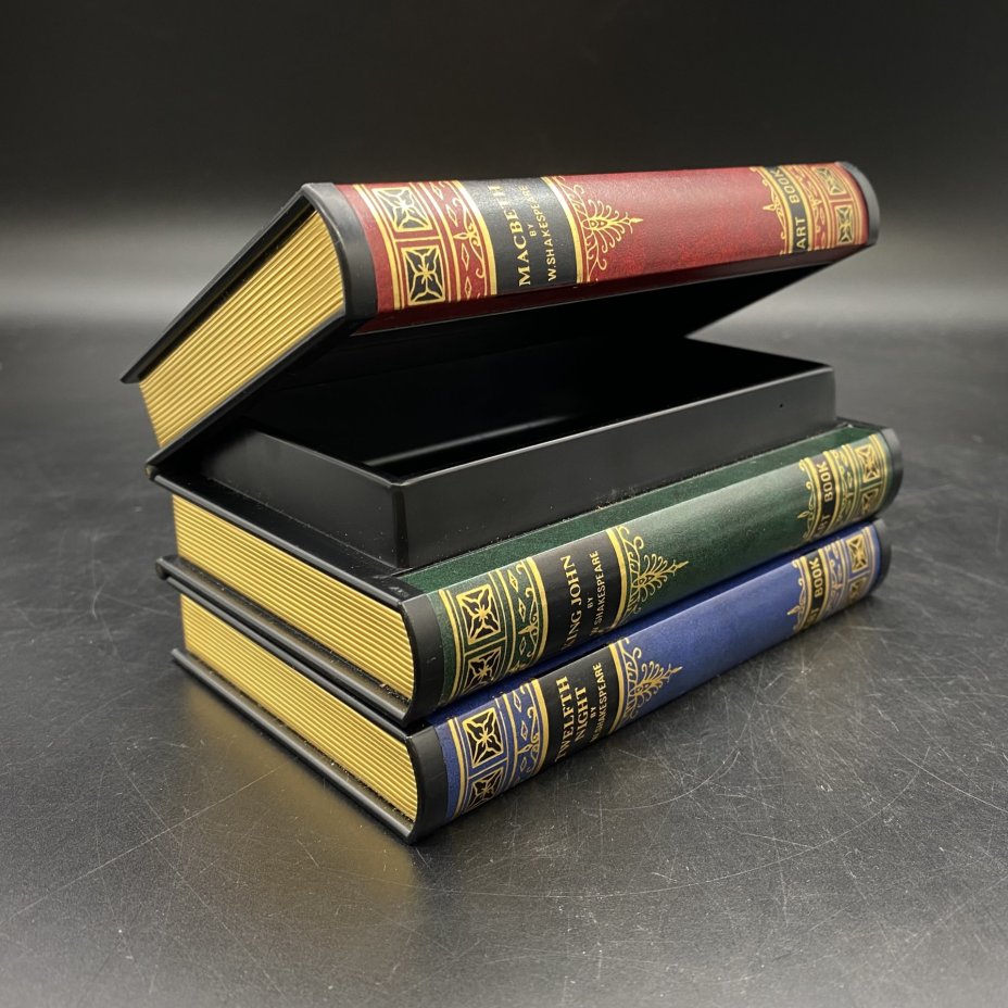 Сигаретница в виде набора книг Уильяма Шекспира (не работает)
