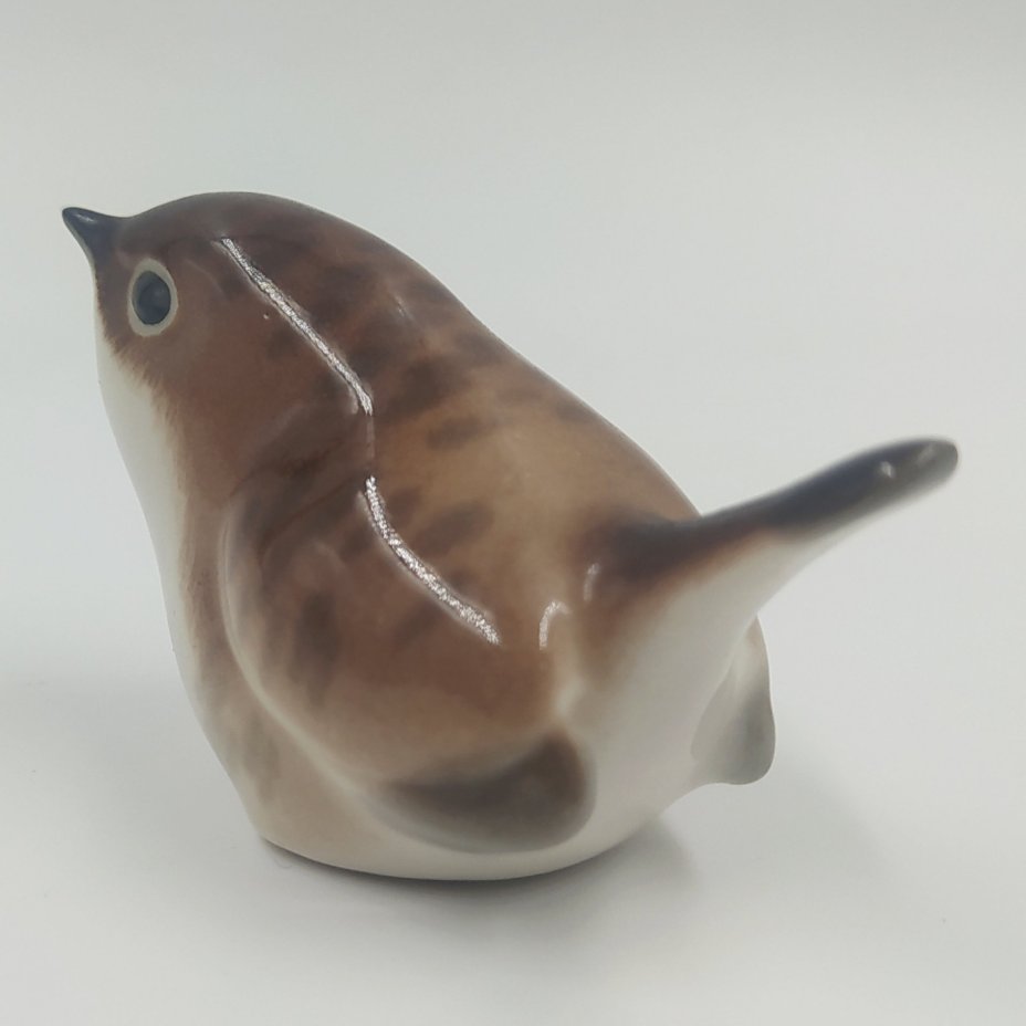 Статуэтка "Крапивничек", скульптор П.П. Веселов, фарфор, роспись, Ленинградский фарфоровый завод (ЛФЗ), СССР, 1970-1992 гг.