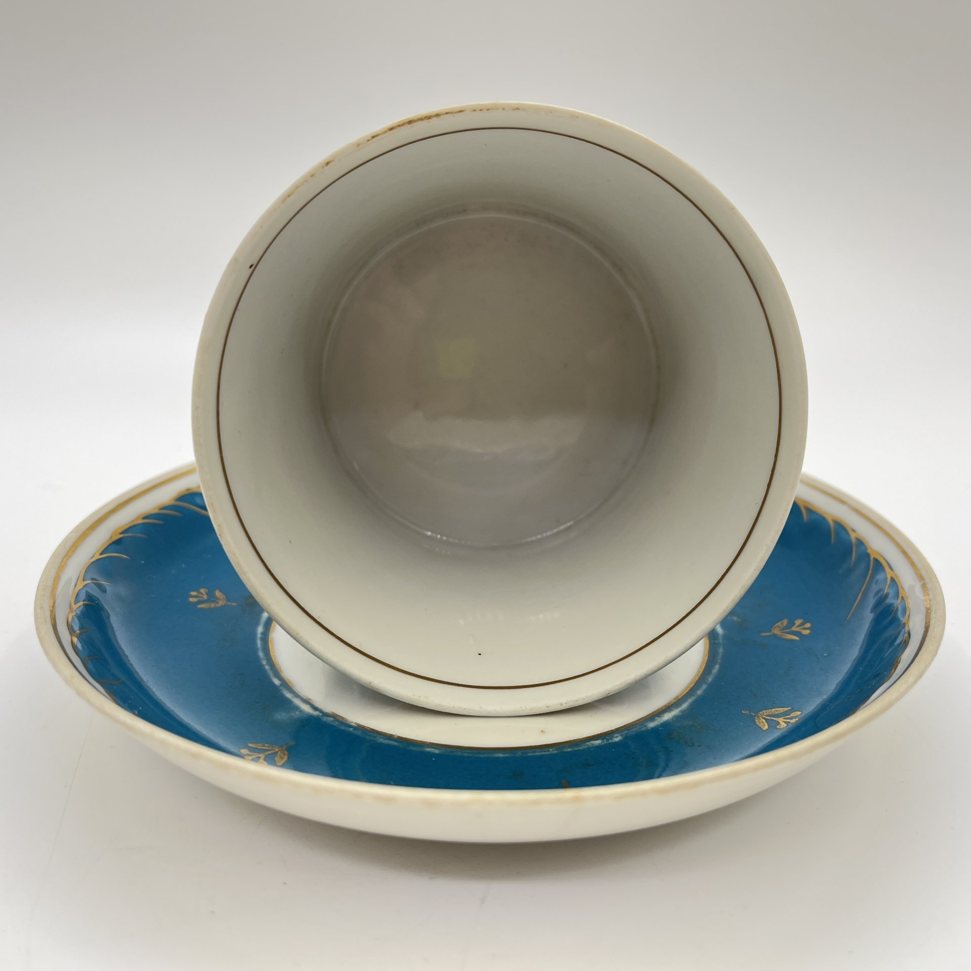 Пара чайная с цветочным декором, фарфор, крытье, золочение, Дмитровский фарфоровый завод (ДФЗ Вербилки), СССР, 1951-1954 гг.