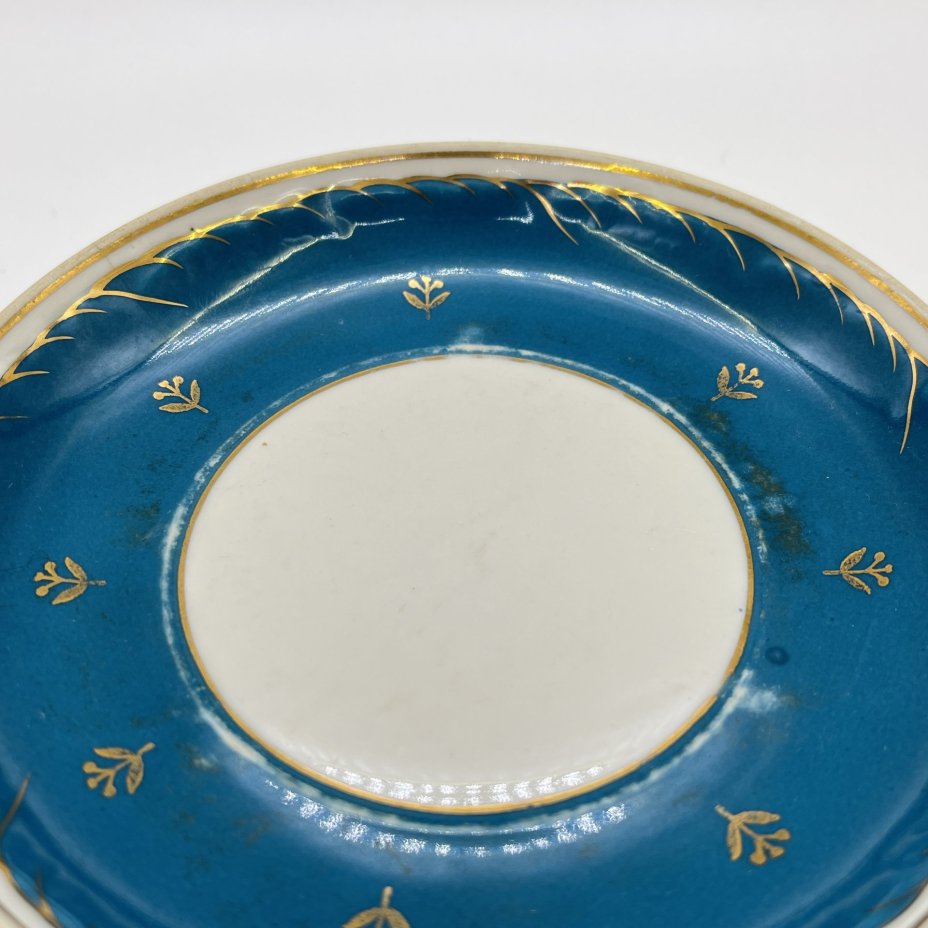 Пара чайная с цветочным декором, фарфор, крытье, золочение, Дмитровский фарфоровый завод (ДФЗ Вербилки), СССР, 1951-1954 гг.