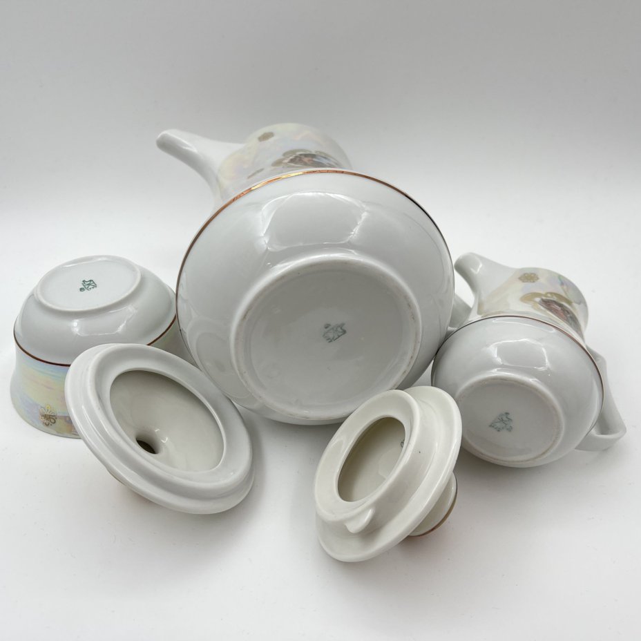 Сервиз кофейный "Мадонна" на 5 персон (13 предметов), фарфор, люстр, деколь, Graf Von Henneberg Porzellan, 1777 Jlmenau, Германия, 1977-1990 гг.