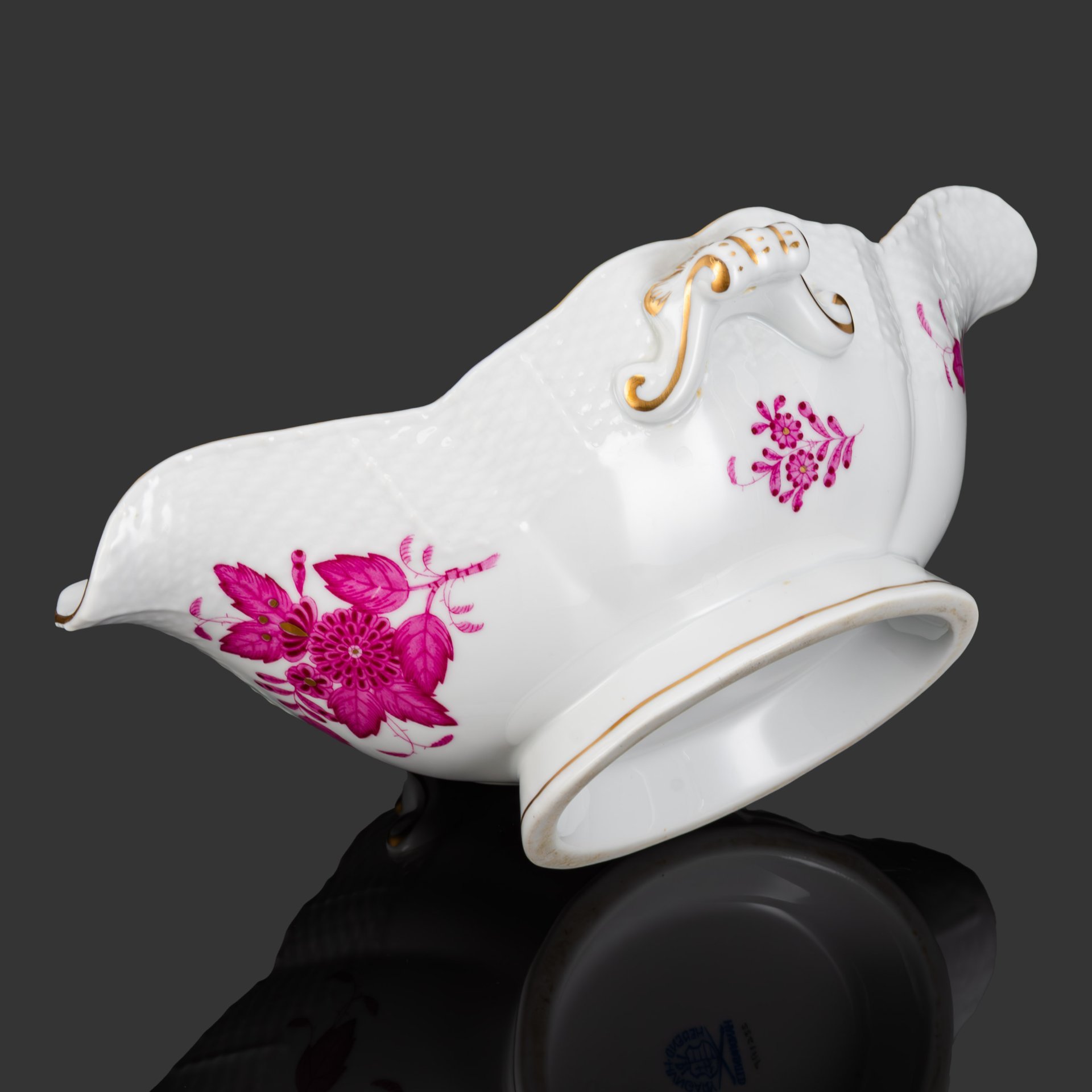 Соусник, выполненный в фирменном дизайне "Chinese Bouquet/Apponyi Purpur"