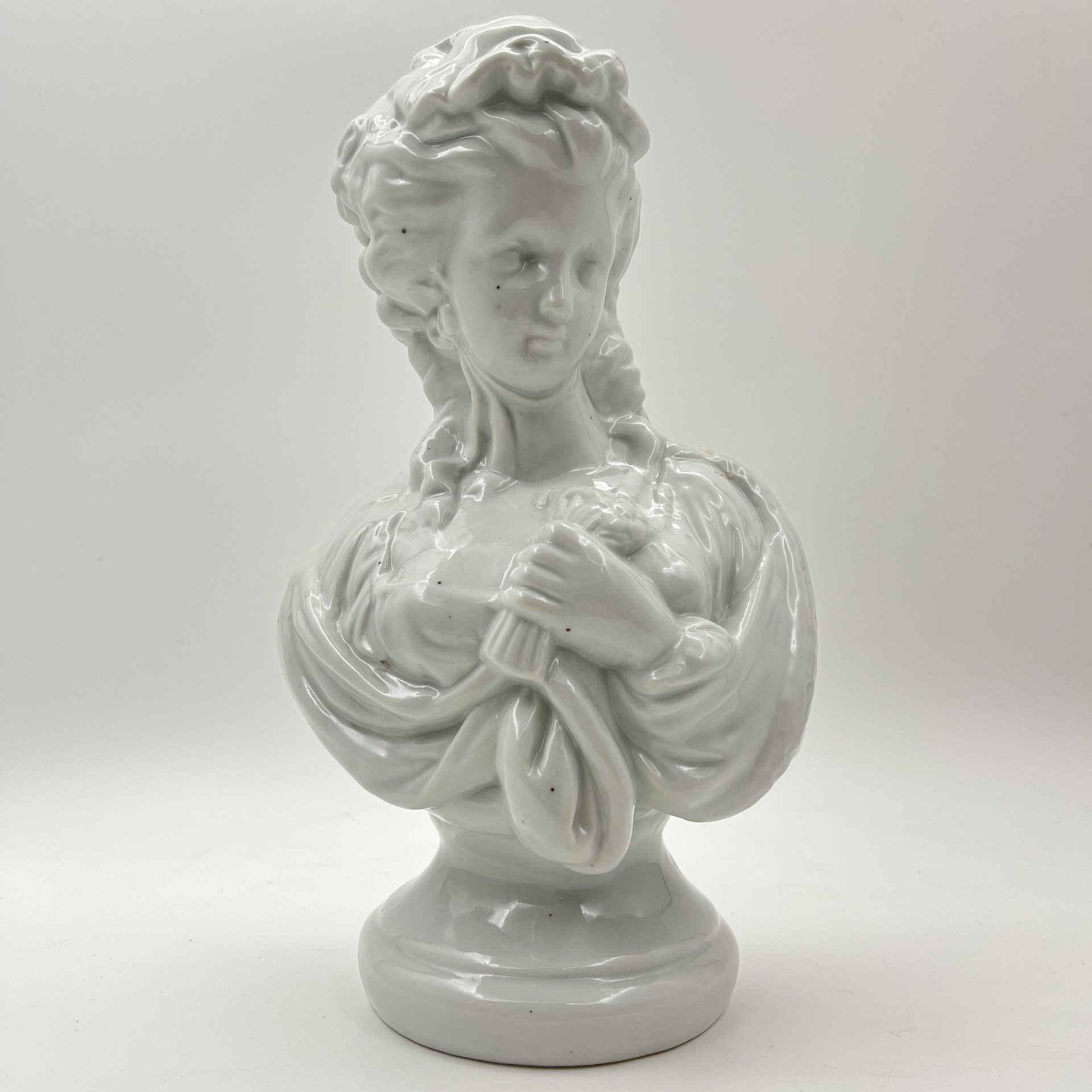 Бюст "Дама с букетом цветов", фарфор, Западная Европа, 1920-1960 гг.