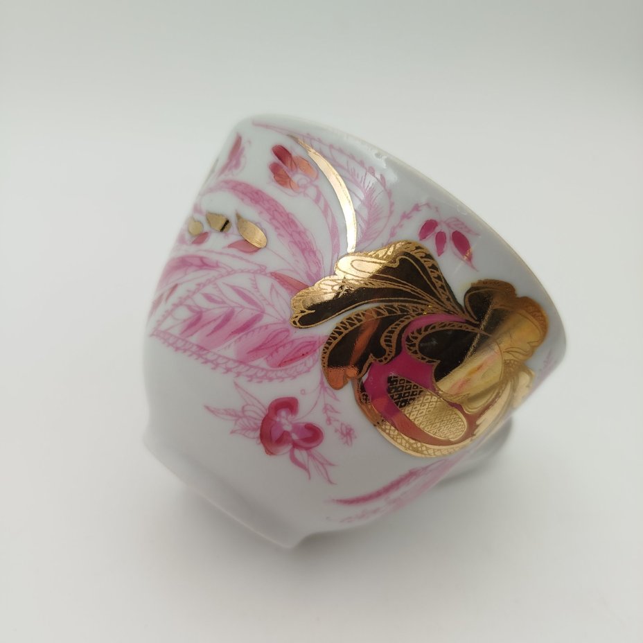 Пара чайная, украшенная декором в виде тюльпанов