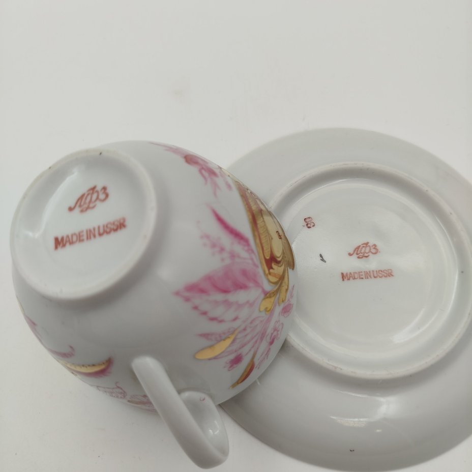 Пара чайная, украшенная декором в виде тюльпанов