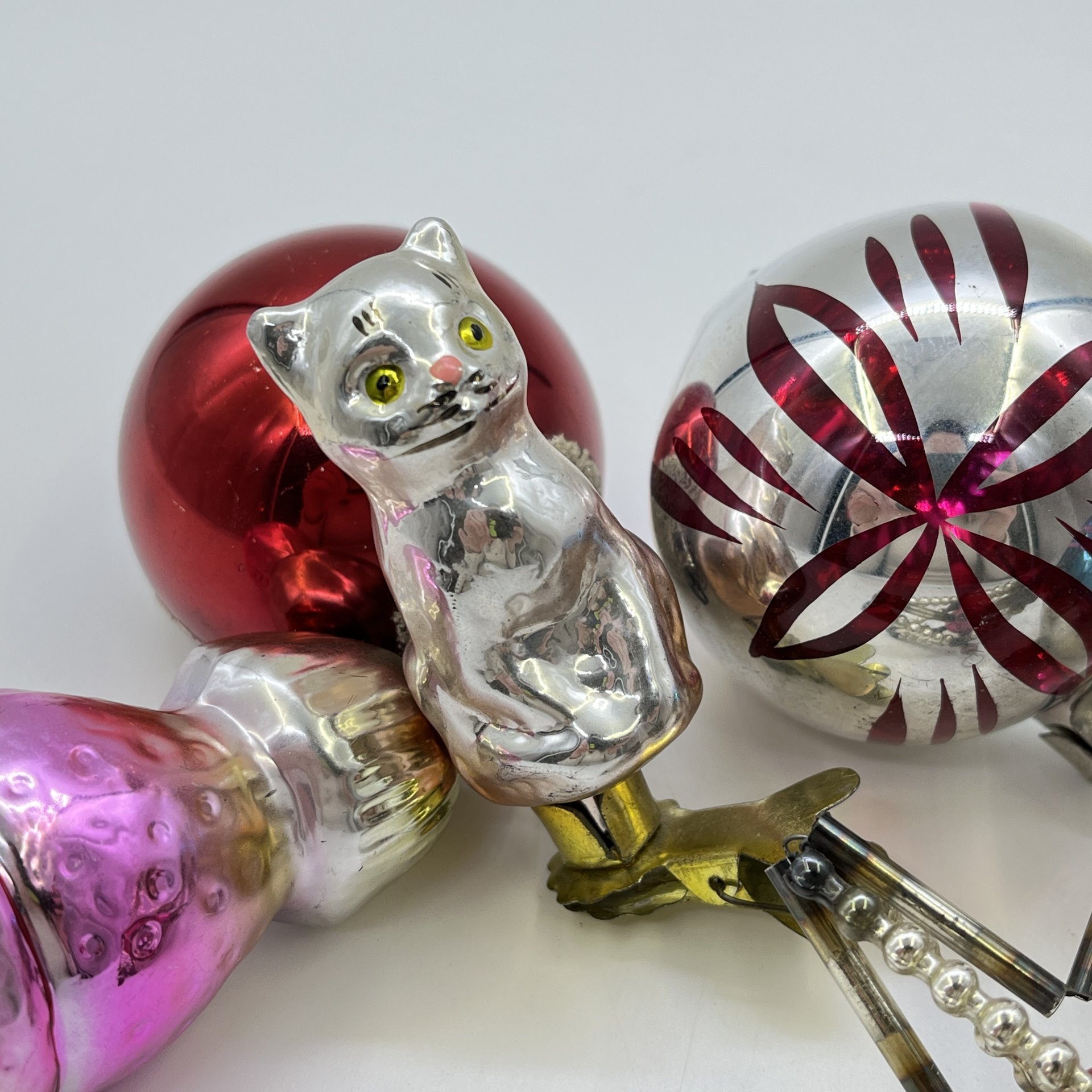 Набор из 6-ти винтажных ёлочных игрушек различных форм и расцветок, стекло, краска, металл, СССР, 1960-1980 гг.