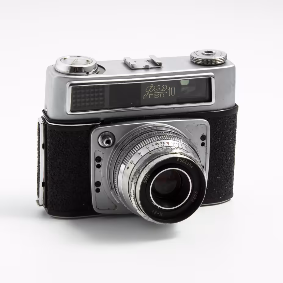 Фотоаппарат "ФЭД-10" с объективом "Индустар-61" в оригинальном кофре, Харьковский машиностроительный завод им. Дзержинского (ФЭД)