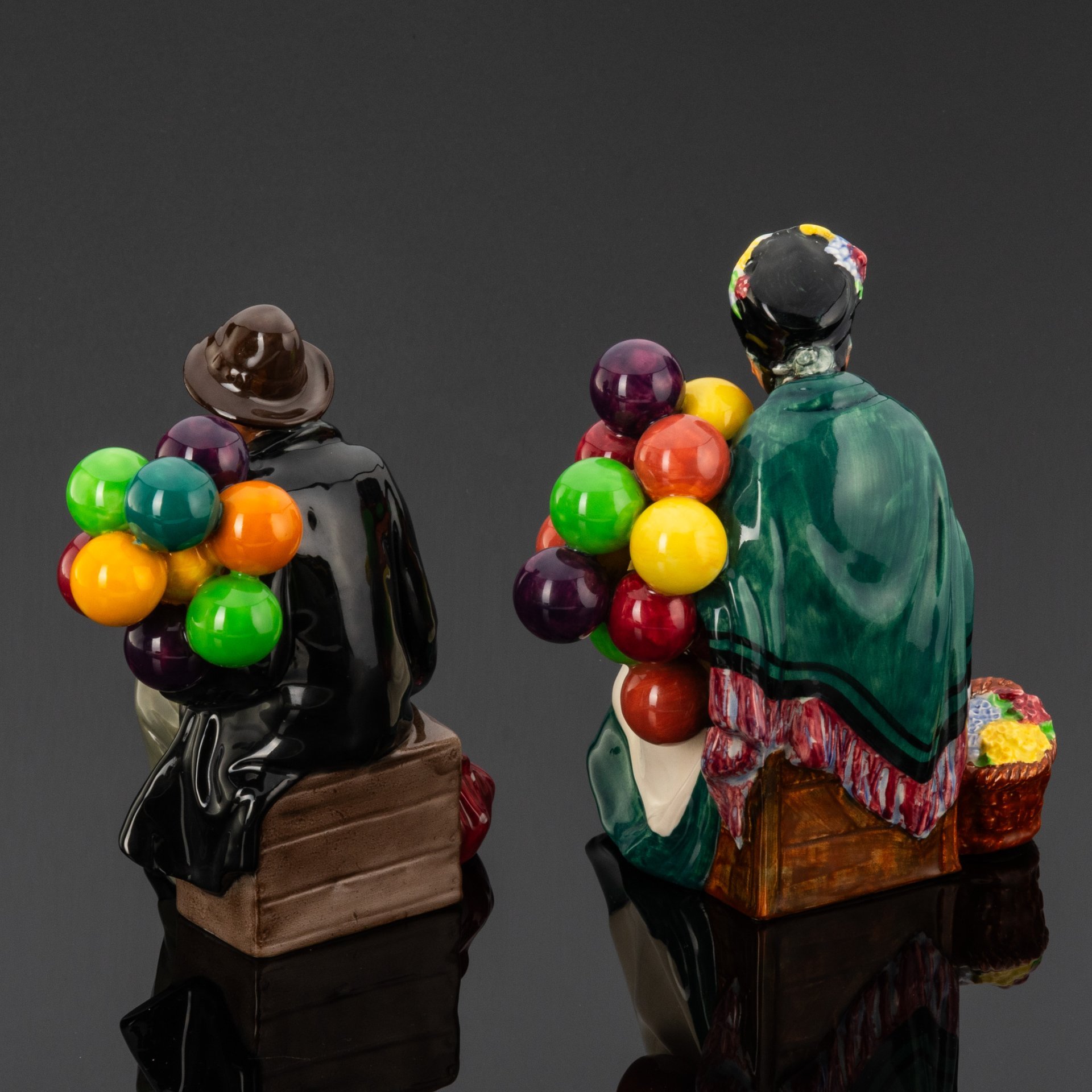 Статуэтки парные "The Old Ballon seller" и "The Balloon man" ("Продавцы воздушных шаров"), автор Лесли Харрадайн, Royal Doulton